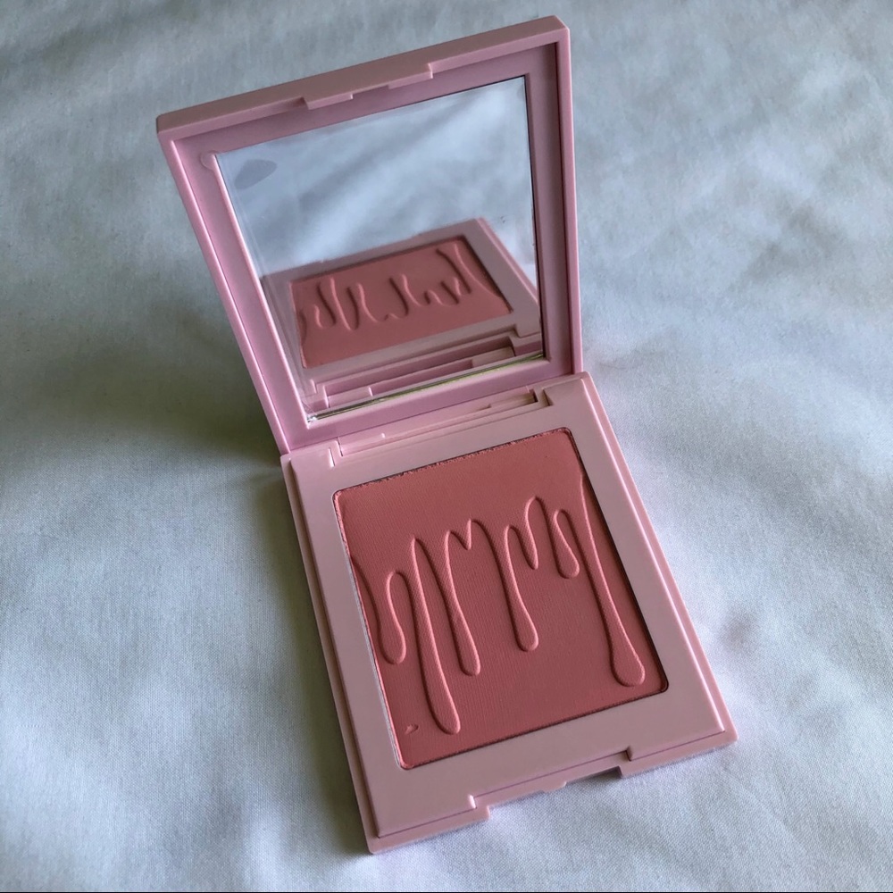 Kylie Jenner Cosmetics “Baddie On the Block” Blush